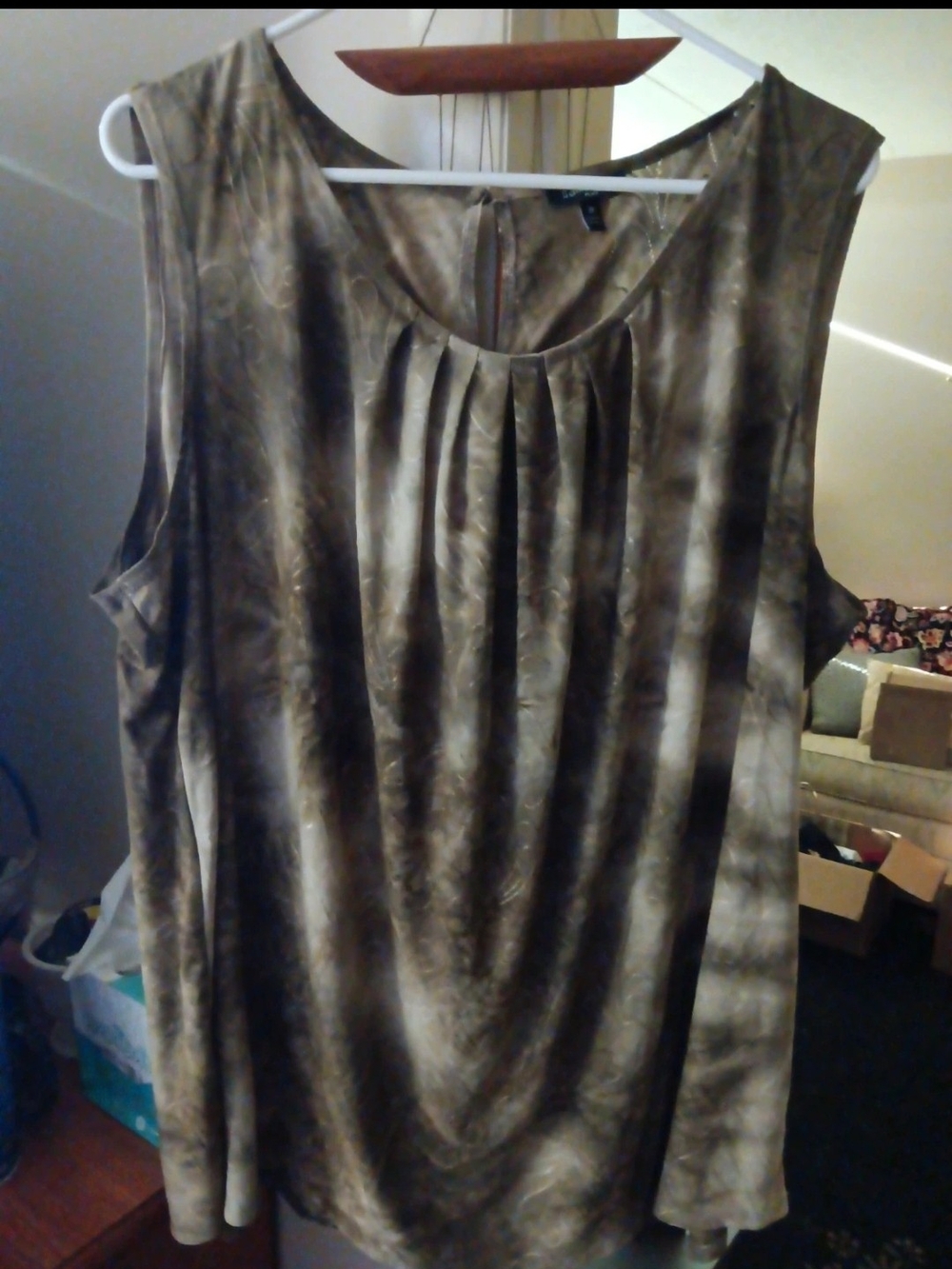 Sami & Jo Olive-Toned Sleeveless Pleated Camisole
